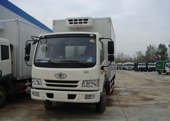 주문 Sinotruk FAW 4X2 작은 냉장한 트럭, 5T 섬유유리 광고 방송은 트럭을 냉장했습니다 온라인 제조